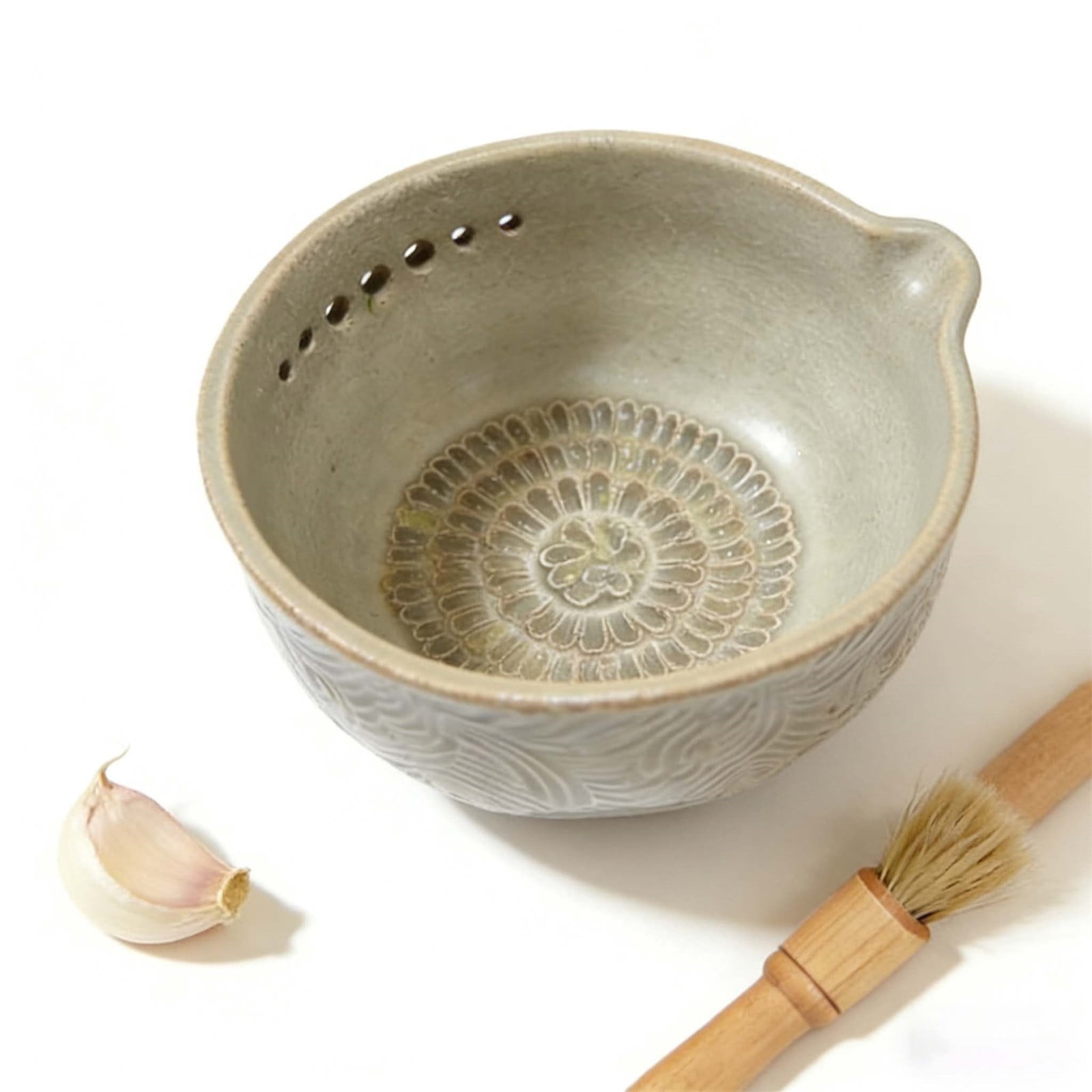 2-in-1 Stoneware Kitchen Grater Plate Tools, Handmade Garlic Grater & Herb Bowl, Efficient Stoneware Herb Stripping Tool,5 Hole Sizes,with Drainage Port, Handmade Garlic Shredder Bowl
