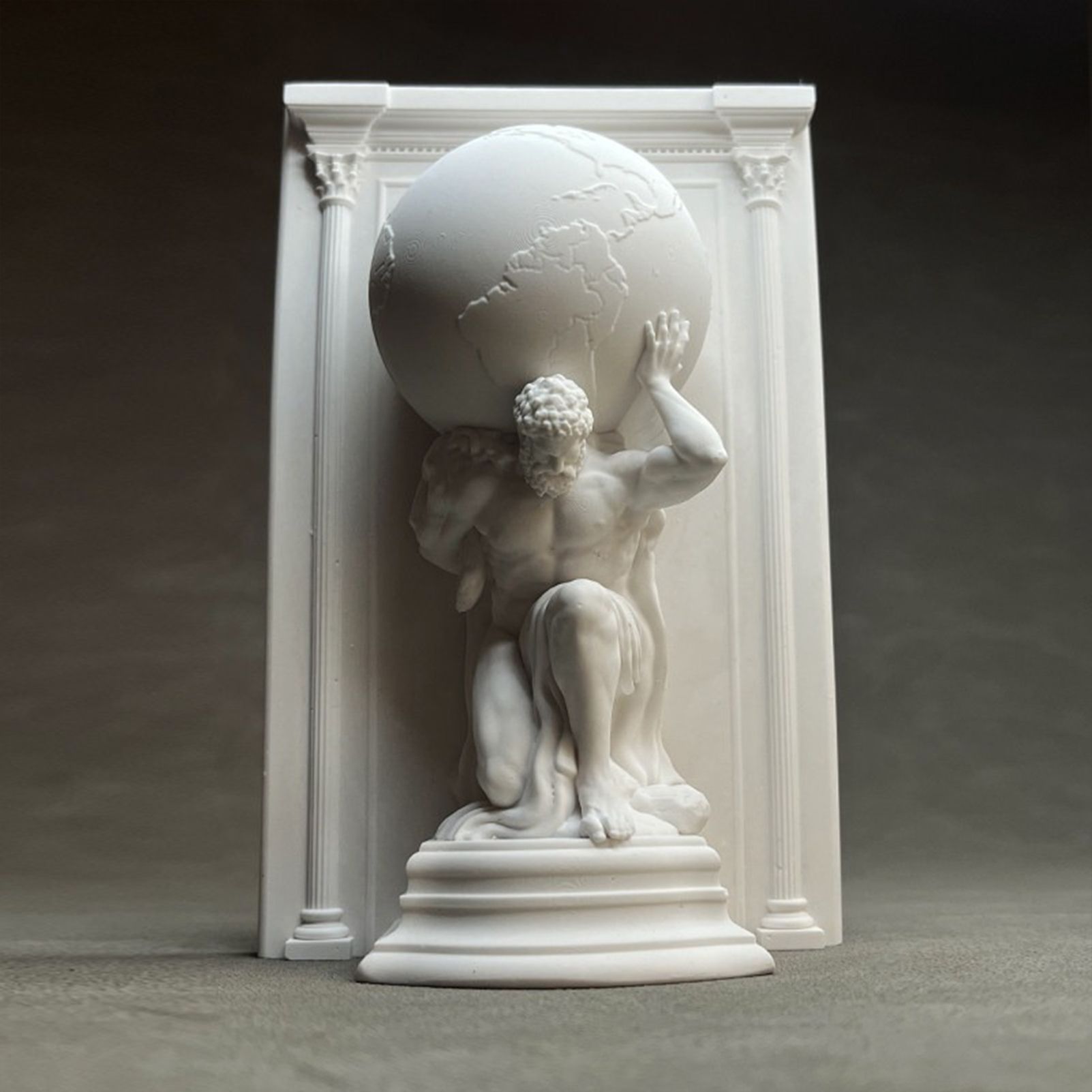 Vintage Atlas Holding the Earth Plaster Bookend - European Classical Art Desktop Ornament, Study Living Room Wine Cabinet Decor Aromatherapy Stone