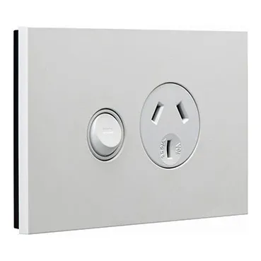 Clipsal Power Point 10A Single Saturn Zen Horizontal White | Z4015-ZW