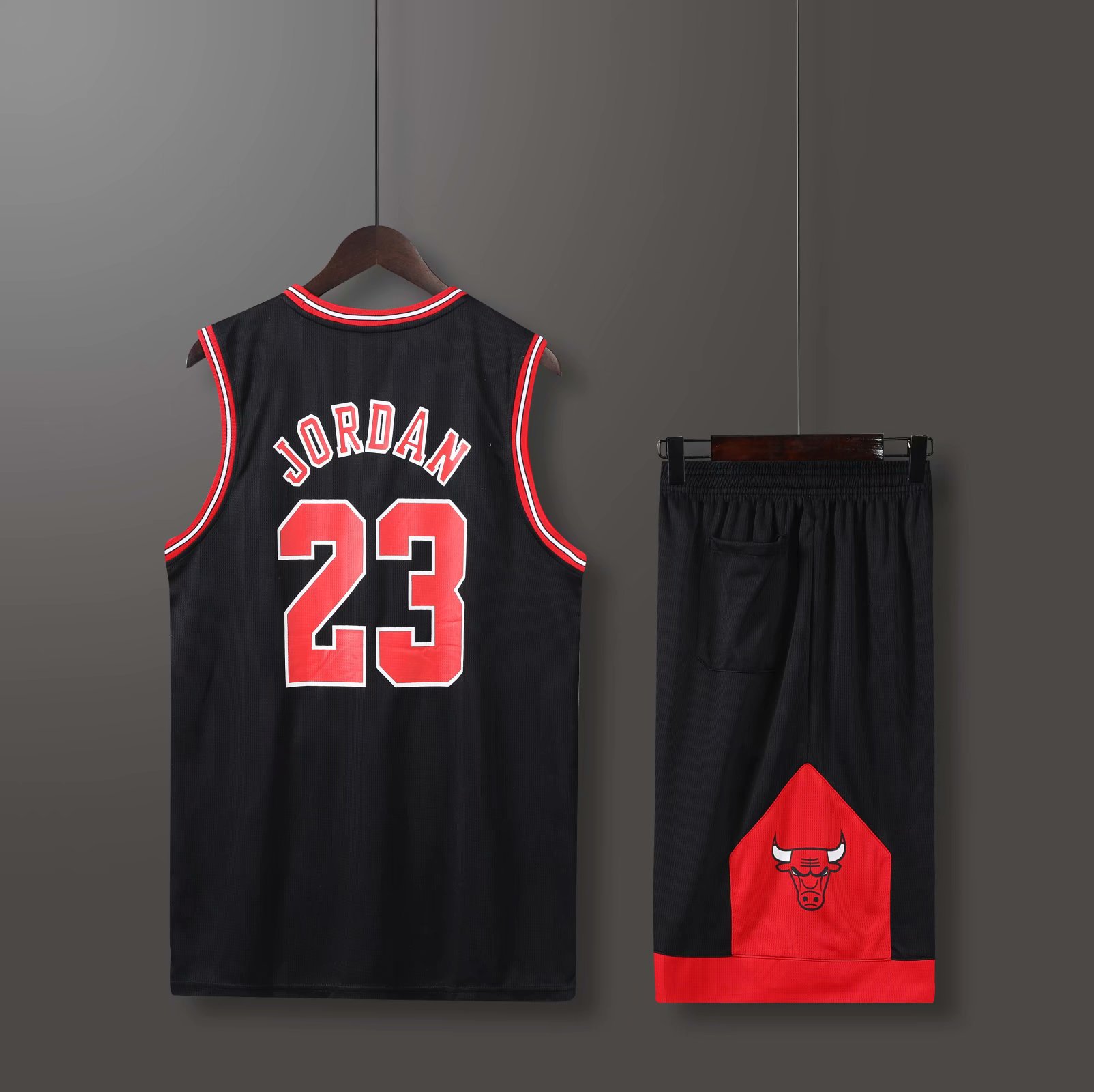 Michael Jordan NO.23 Basketball Jersey Set Bulls Uniform for Kids, Adults Black 24 yards (130-140cm)