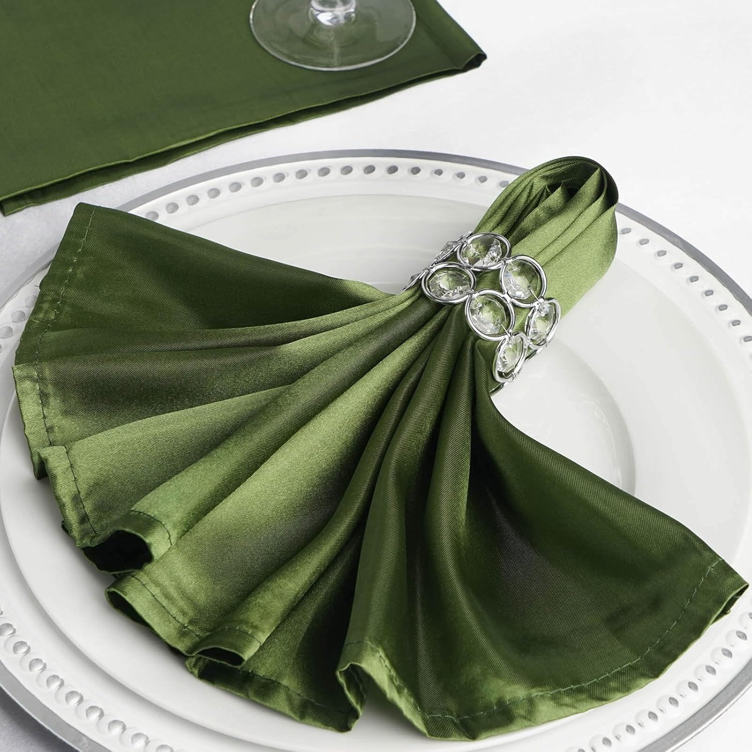 Efavormart 25 Pack | Olive Green Seamless Satin Cloth Dinner Napkins, Wrinkle Resistant | 20"x20"