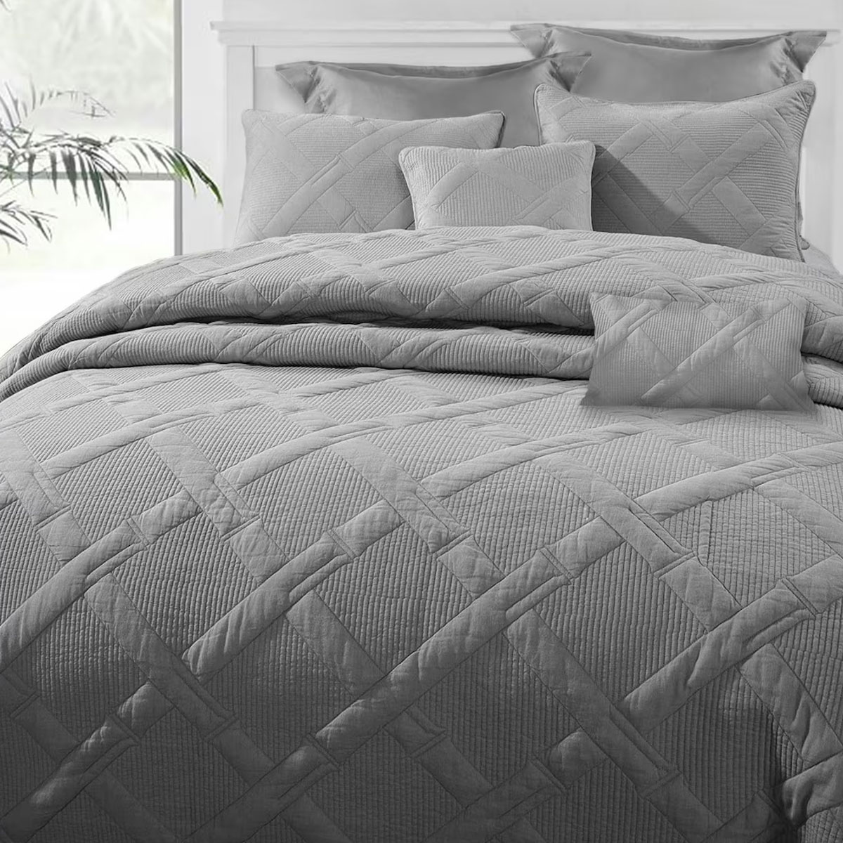 Ramesses Ultimate Grey 7- Piece Air Cloud Bamboo Blend Matelasse Comfort Set Queen