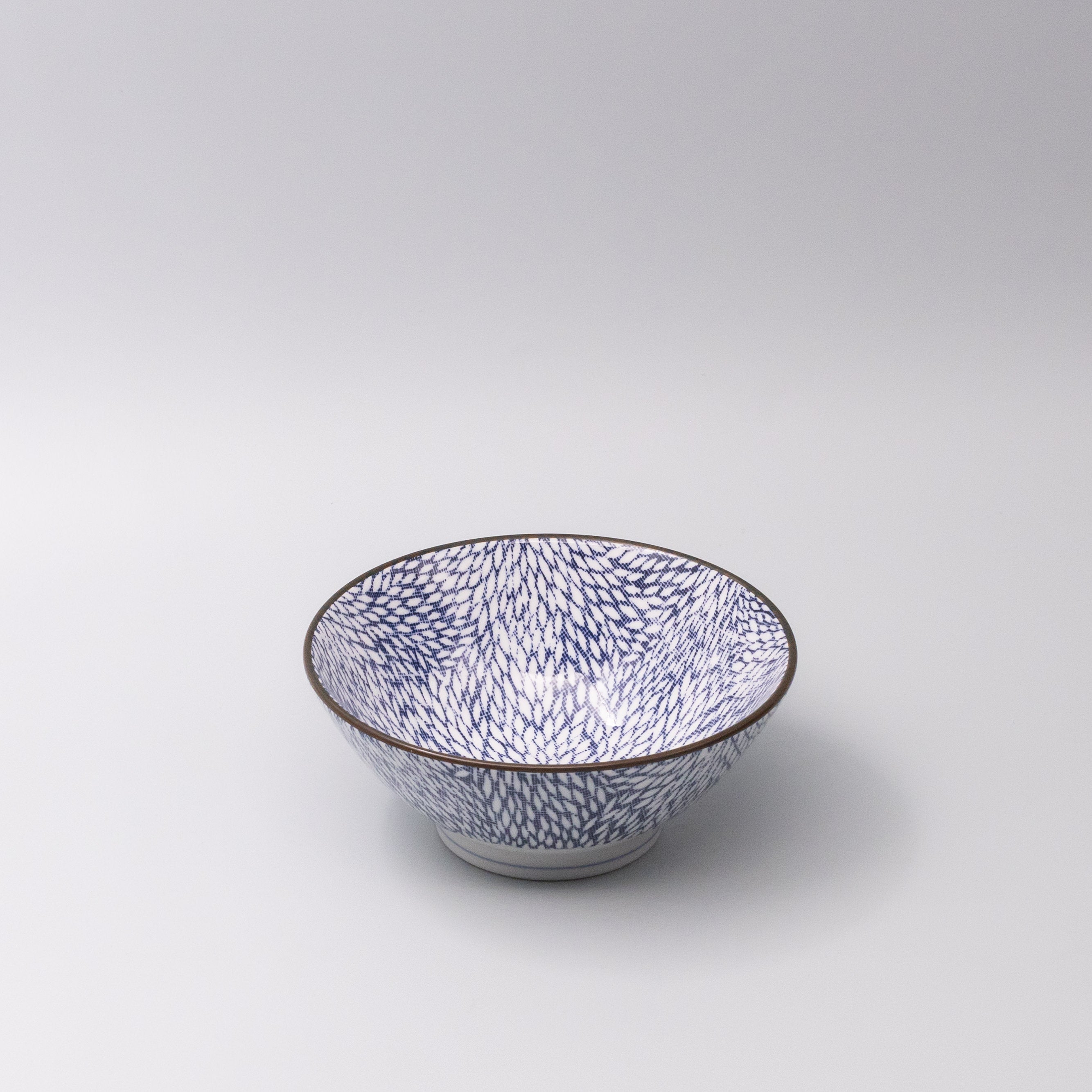 Udon Bowl 17.5cm Chrysanthemum Design