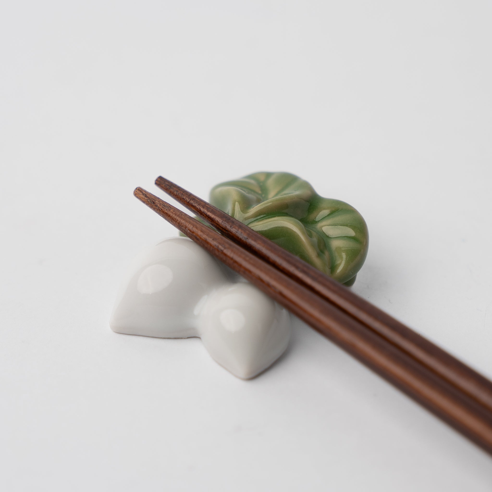 Chopstick Rest White & Green Radish