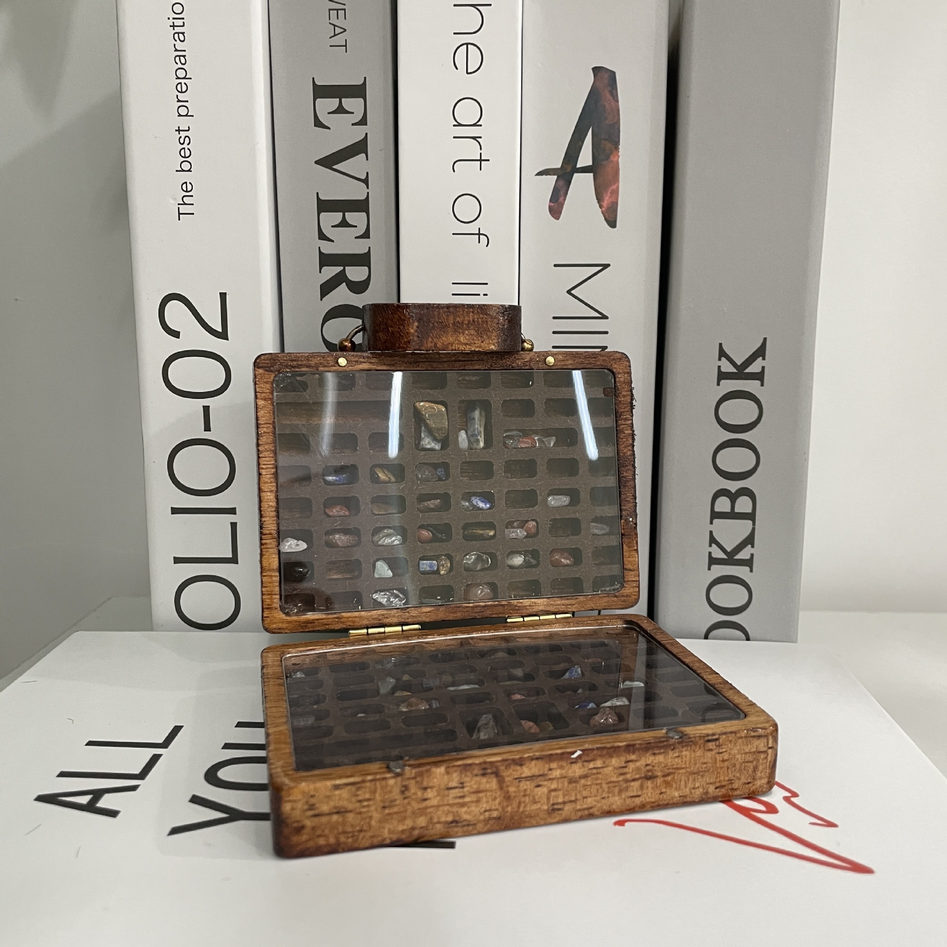 Brown Vintage Wooden Display Box – Glass Lid Organizer for Rocks, Jewelry, and Collectibles
