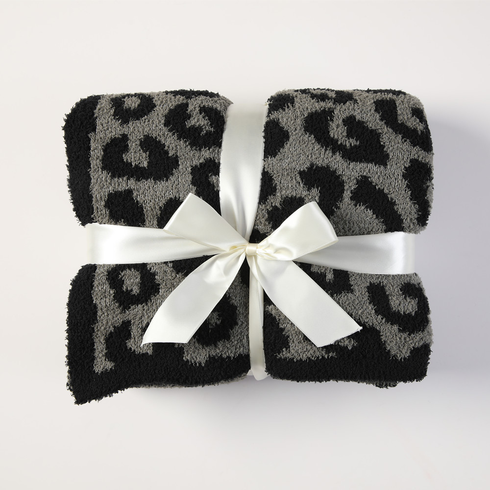 Grey and Black Luxurious Leopard Print Knit Throw Blanket - Ultra-Soft Jacquard Plush for Sofa, Bed & Cozy Comfort (130x150cm)