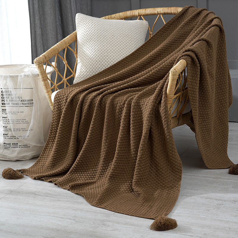110cm x 150cm Coffee Knitted Sofa Blanket for Autumn and Winter Naps