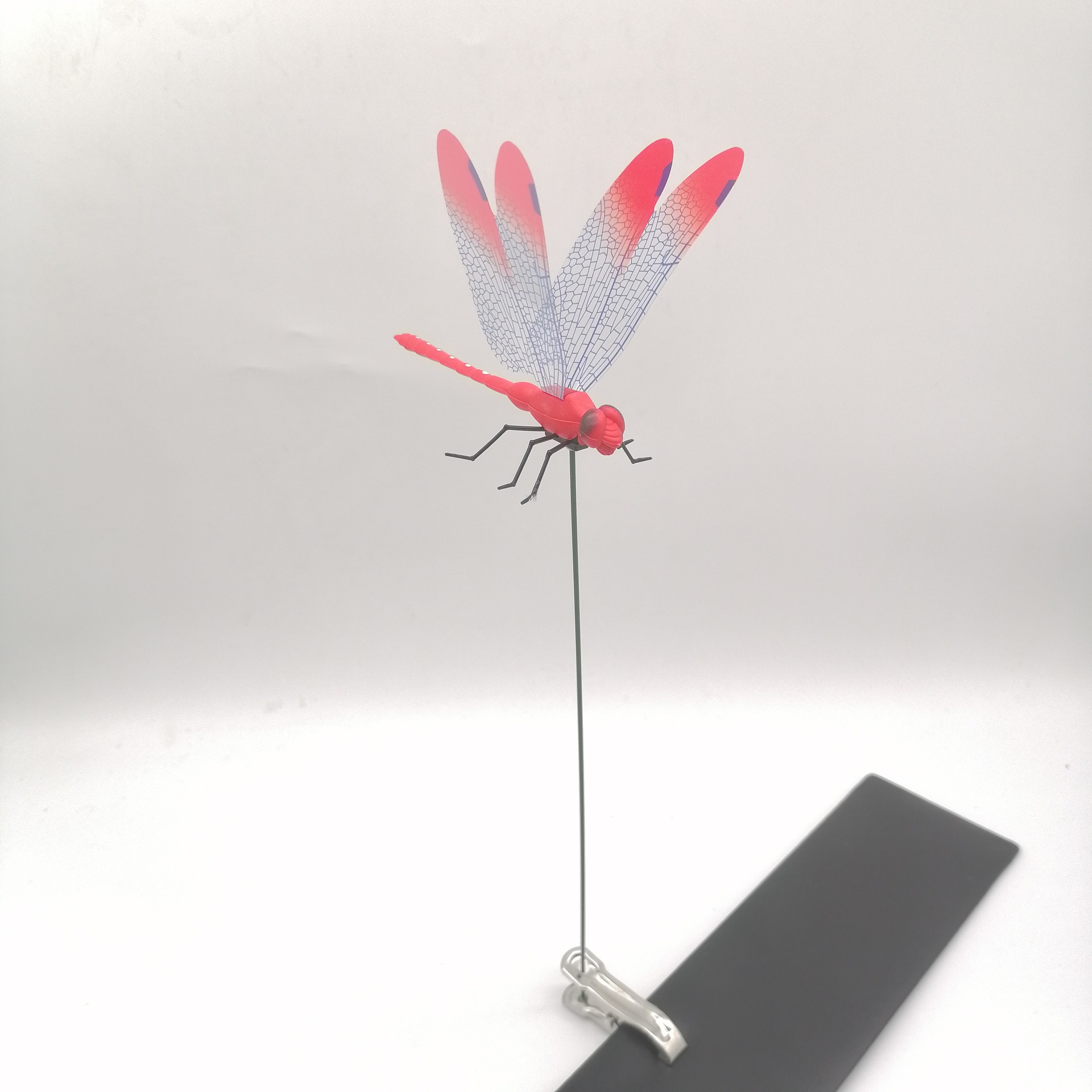 6-Pieces Red Small Garden Dragonfly Clips – 3D Colorful Insect Decoration, Outdoor Metal Stake Ornament, Patio & Plant Accessories