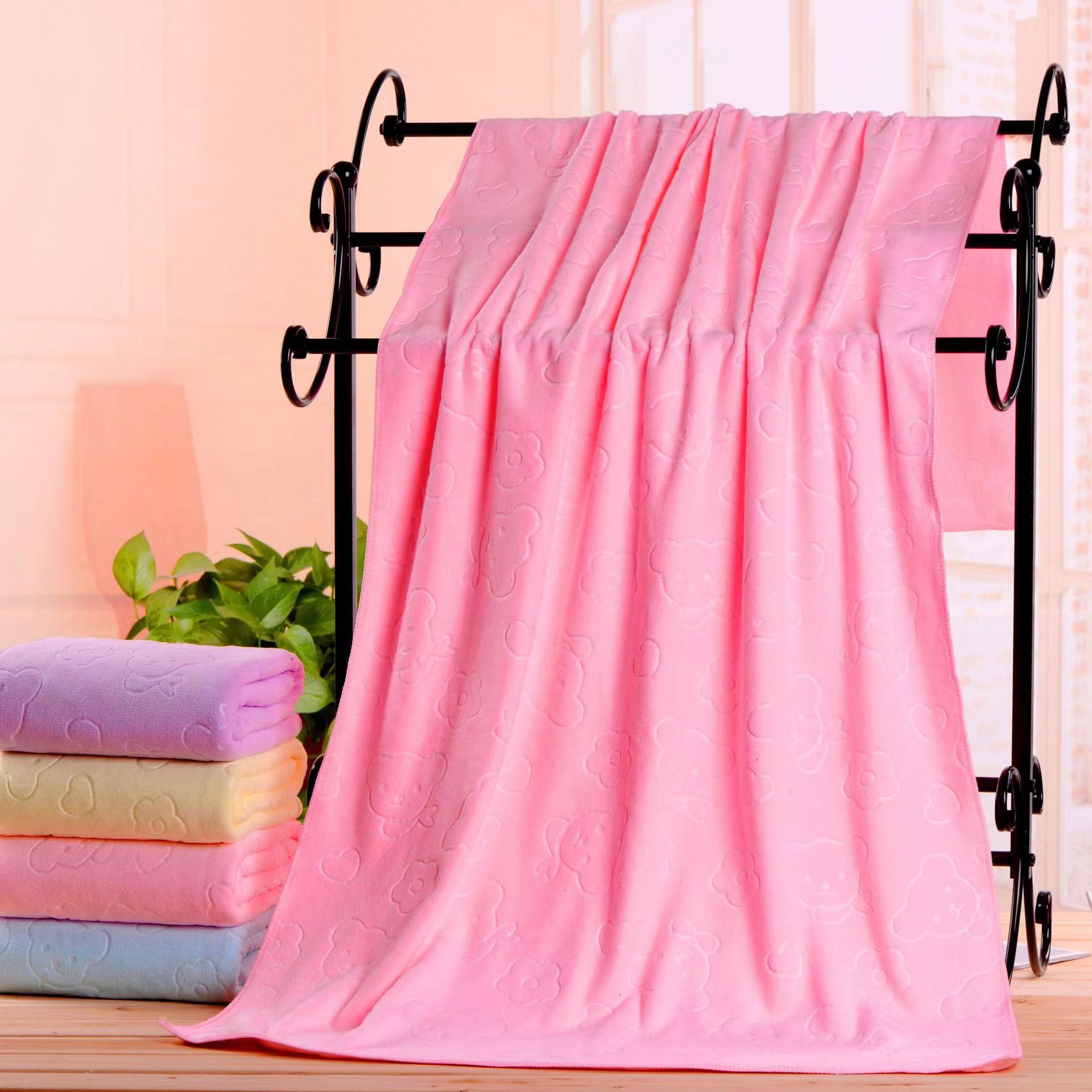 2-Pack Pink Embossed Microfiber Bear Bath Towels – 70 x 140 cm, Ultra-Absorbent and Soft for Bath, Beach & Gym
