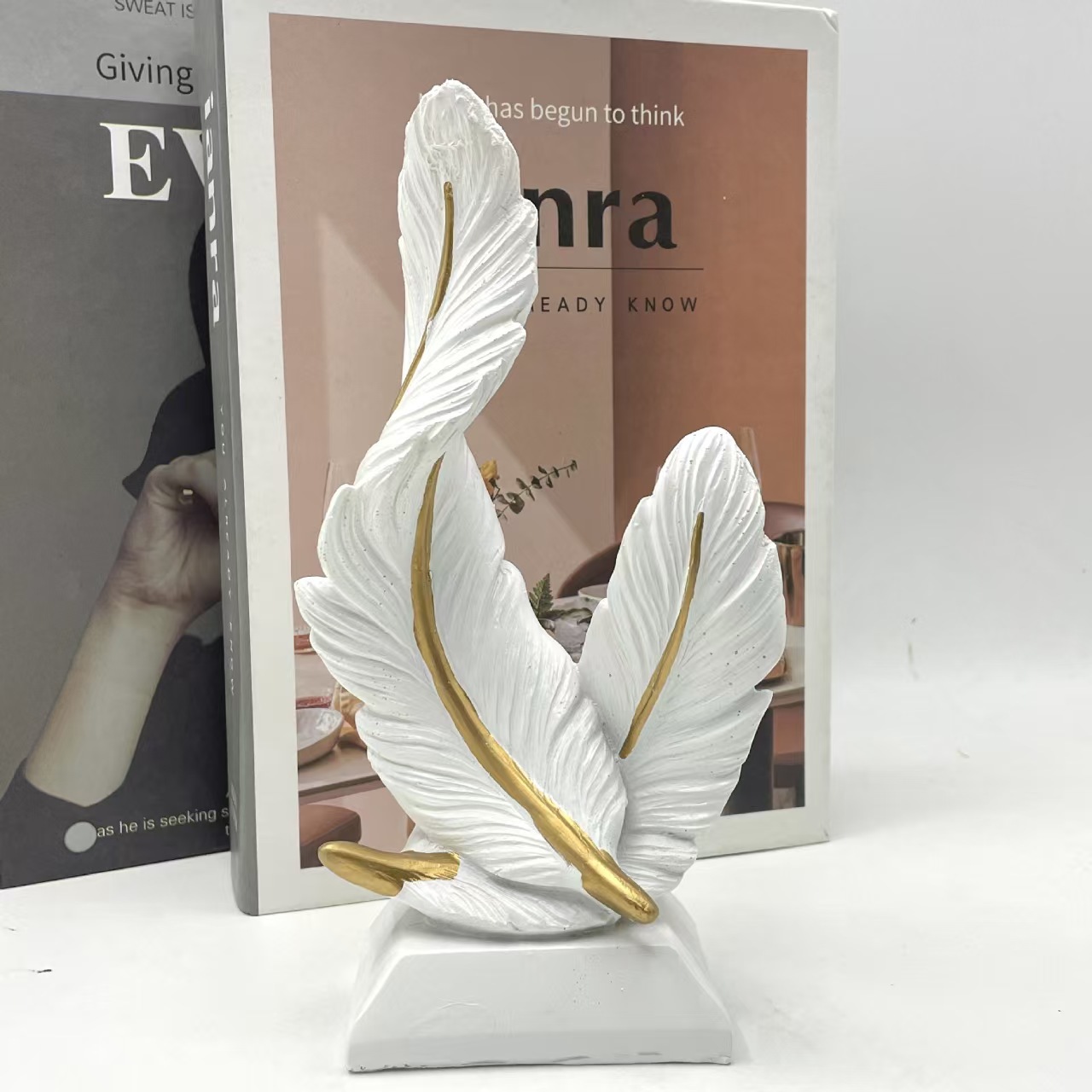 White Luxury Artistic Resin Dual Feather Sculpture - Elegant Minimalist Home Decor for Entryway Living Room & Gallery Styling
